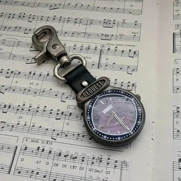 Request Vintage Style Clip-On Watch with Leather Strap - Picture 2 of 8